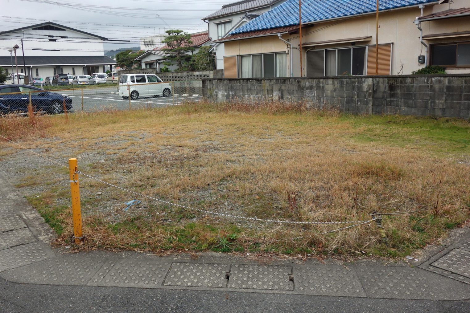 駐車場の運営で税金が安くなる？ 相続税の減額について解説