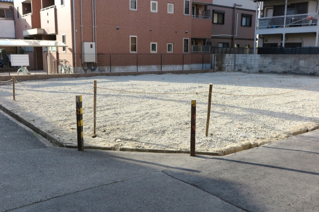 空き家を駐車場として生まれ変わらせるには？